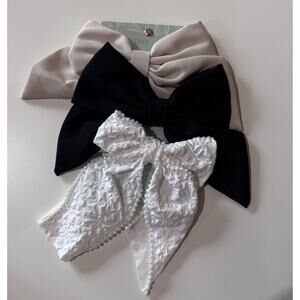 Sunday State Ponytail Holder With Bows